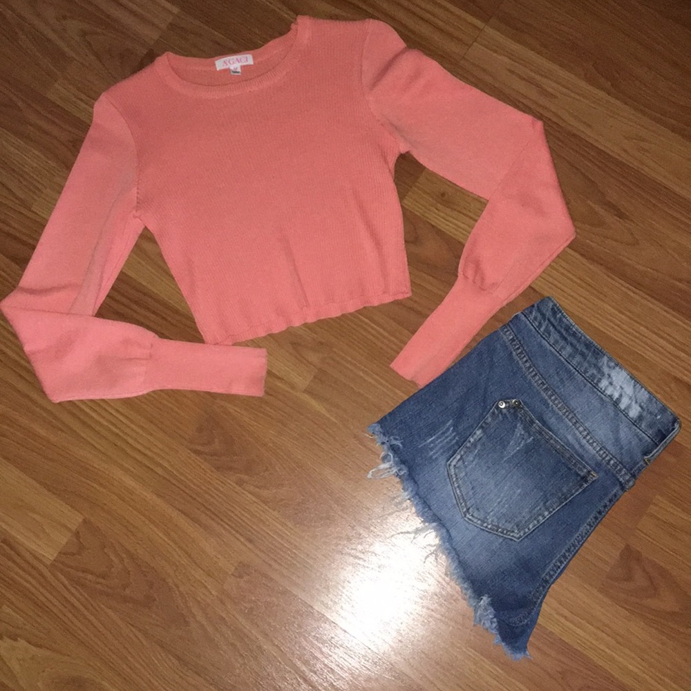 NWOT Peach long sleeve crop top